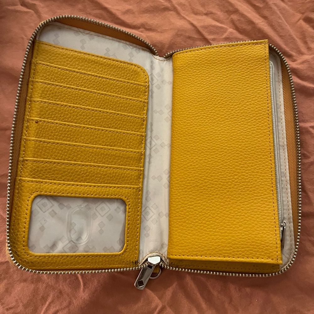 Thirty-One gifts All About the Benjamin’s wallet. Good used condition.